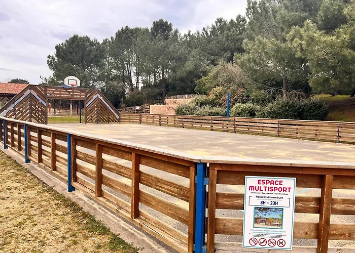 Mobil C06 Siblu La キャンプ場